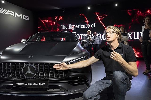 Volker Hellwig erklärt die Feinheiten des AMG-Designs