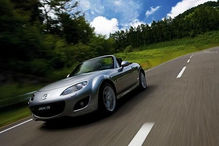 Tipps zum Autofahren im Sommer - Herausforderung Hitze
