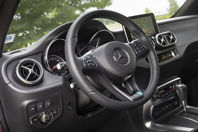 Das Interieur entspricht dem der Vierzylinder-Modellen