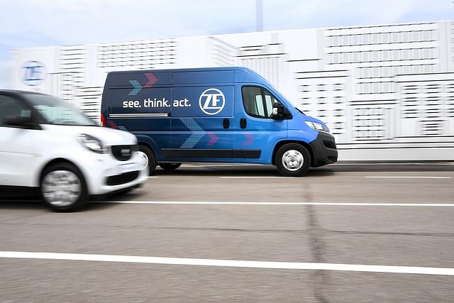 Der Transporter soll auch Hindernissen ausweichen