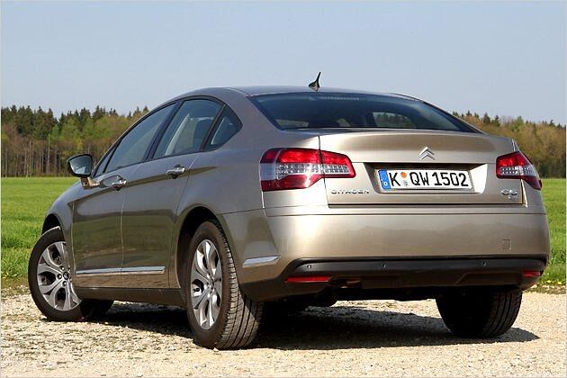 Auch das Heck des Citroën C5 passt und wurde eigenständig gestaltet