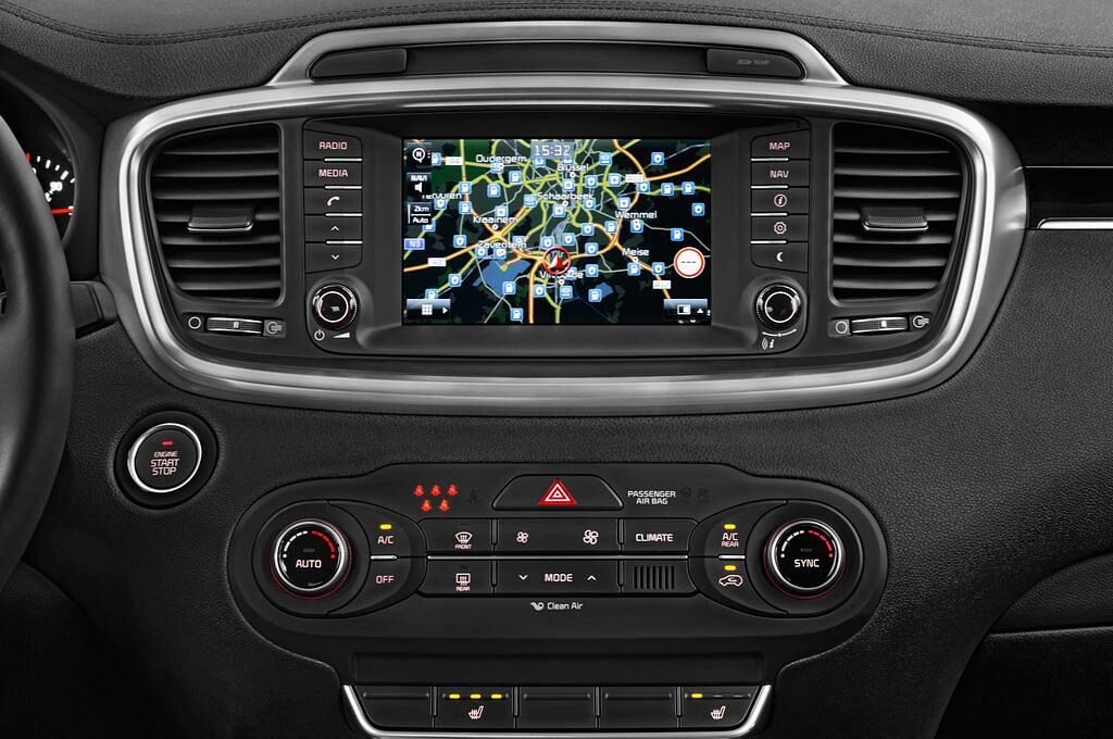 Kia Sorento (Baujahr 2015) Spirit 5 Türen Mittelkonsole