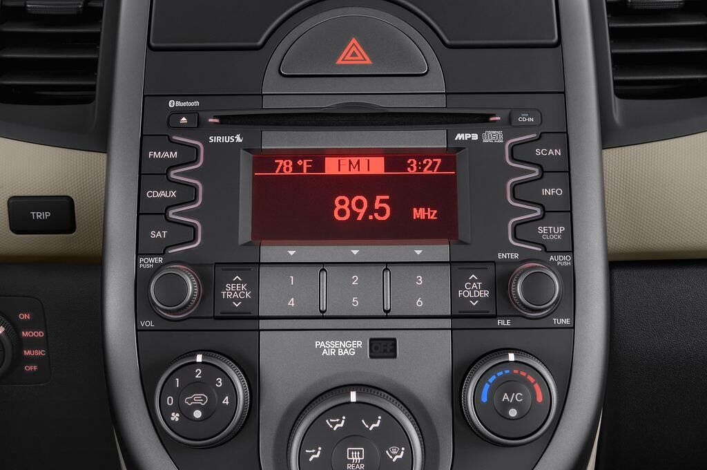 Kia Soul (Baujahr 2011) Spirit 5 Türen Radio und Infotainmentsystem