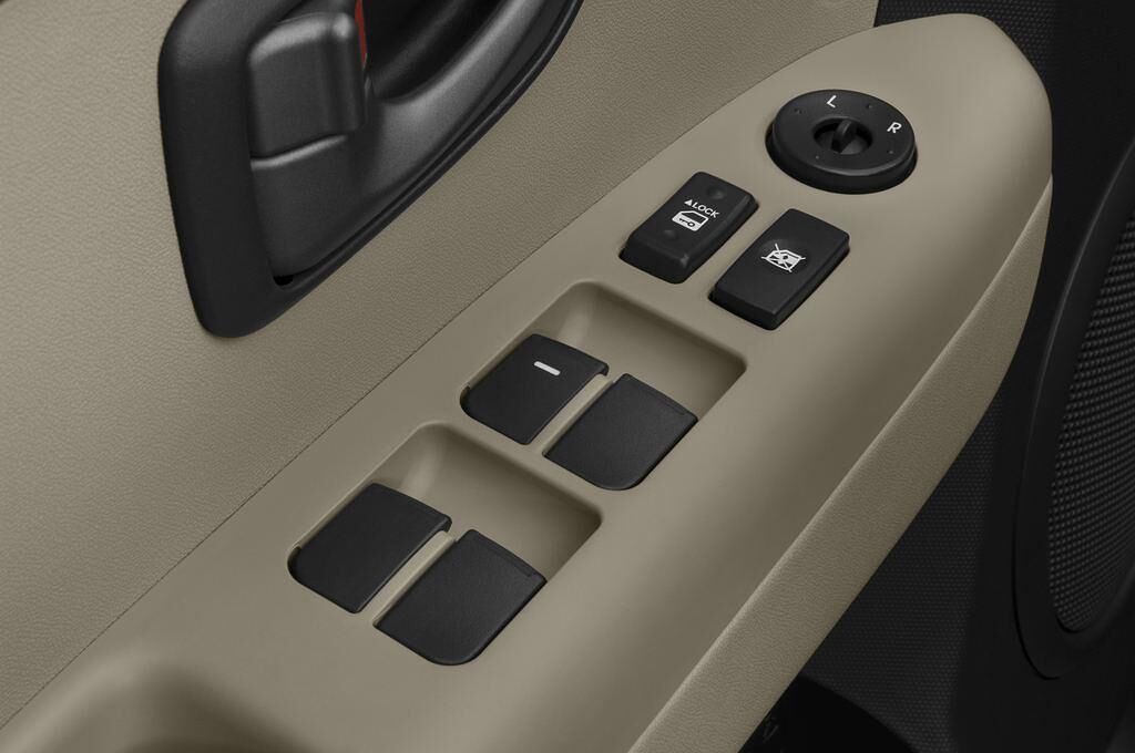 Kia Soul (Baujahr 2011) Spirit 5 Türen Bedienungselemente Tür