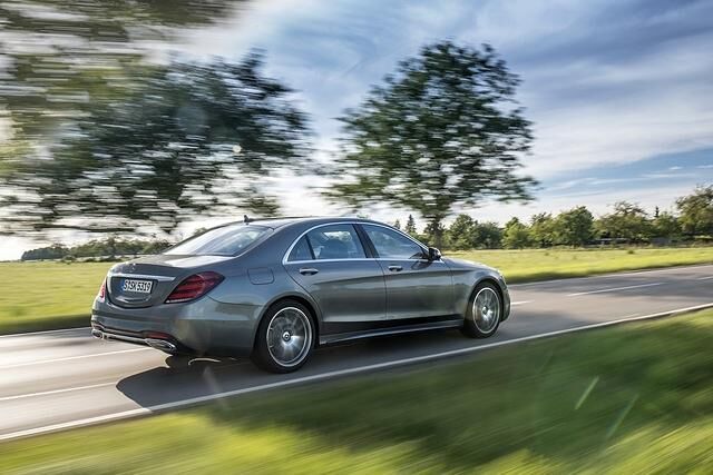 Eleganter Auftritt in der neuen S-Klasse