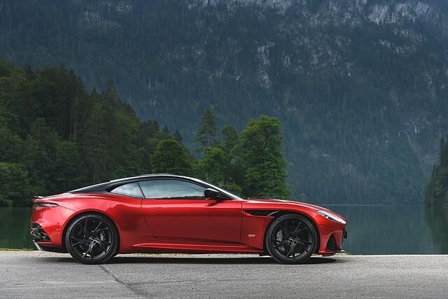 Aston Martin DBS Superleggera