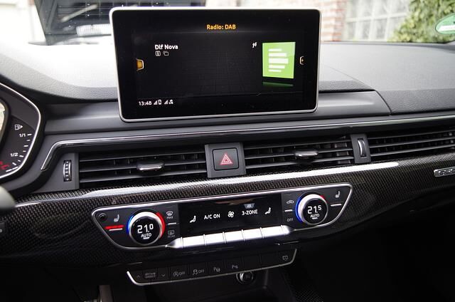 Die Mittelkonsole im Audi S5