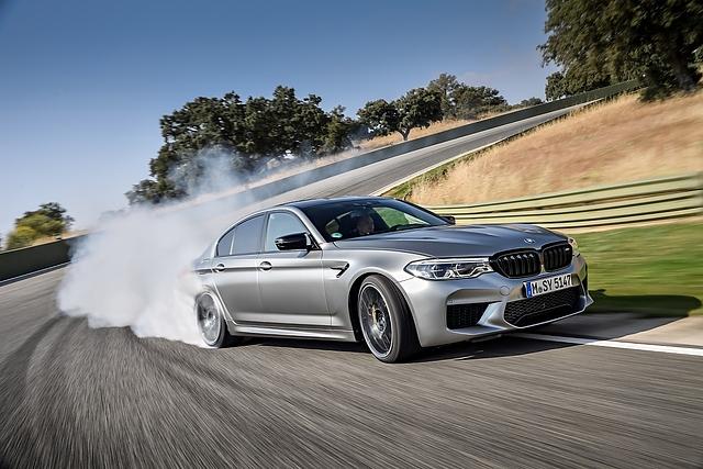 Mit dem BMW M5 Competition sind auch kontrollierte Drifts möglich
