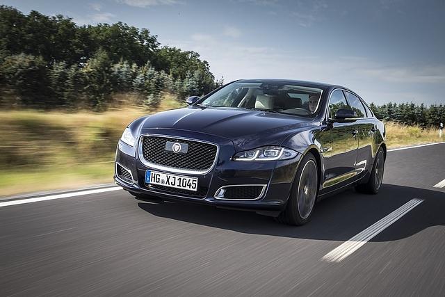 Wie der Name schon verrät, zelebriert der Jaguar XJ50 das 50. Jubiläum der britischen Luxus-Limousine