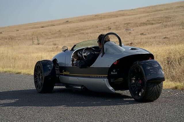 Wie alle Vanderhall-Fahrzeuge ist auch der Venice Speedster ein Dreirad. Als einziges Modell der Marke bietet er einen Sitz