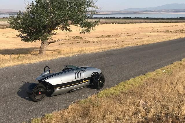 Über 220 km/h kann der Venice schnell werden. Da der Speedster allerdings kaum Windschutz bietet, wird sich kaum jemand an das Limit heranwagen
