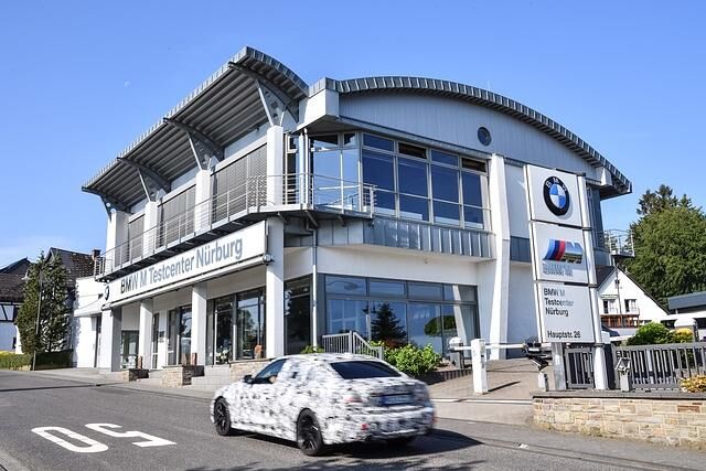Mittendrin in Nürburg: Das Testcenter von BMW