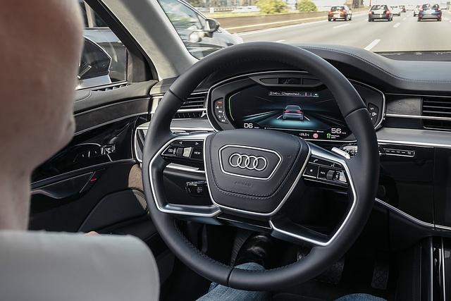 Der Audi A8 verfügt über autonome Fahrfunktionen, die aber noch nicht freigeben sind