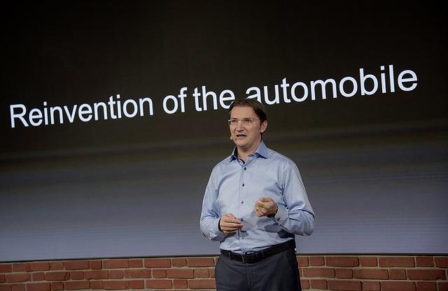 VWs Chief Digital Officer Johann Jungwirth befürchtet, dass die europäischen Hersteller beim Wettlauf um das autonome Fahren ins Hintertreffen geraten könnten