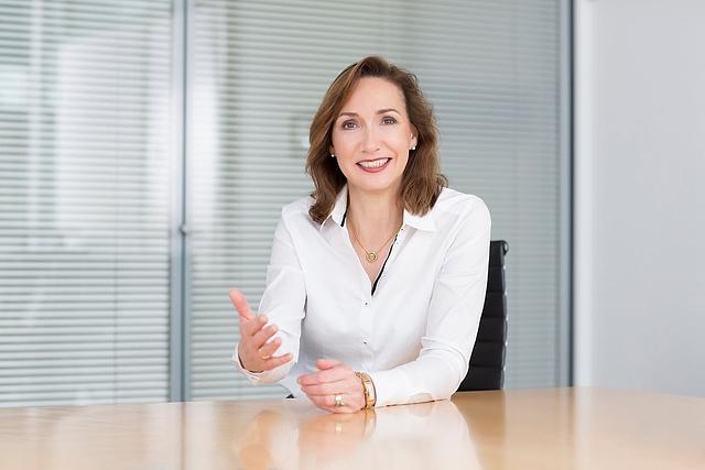 Renata Jungo Brüngger: Die Gesetzgebung muss mit der technischen Entwicklung Schritt halten, sonst können wichtige Innovationen beim automatisierten und autonomen Fahren nicht auf die Straße kommen