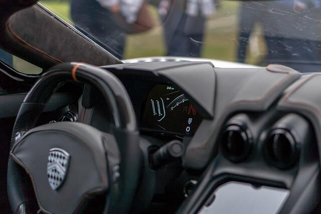 Blick in das Cockpit des SSC Tuatara