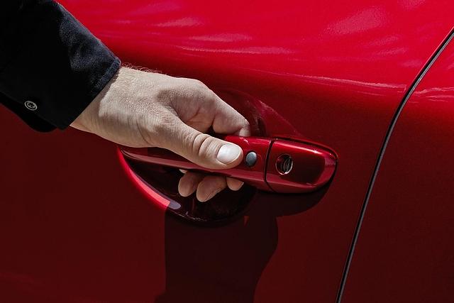Die Türen des Mazda CX-5 öffnen sich per Smartkey