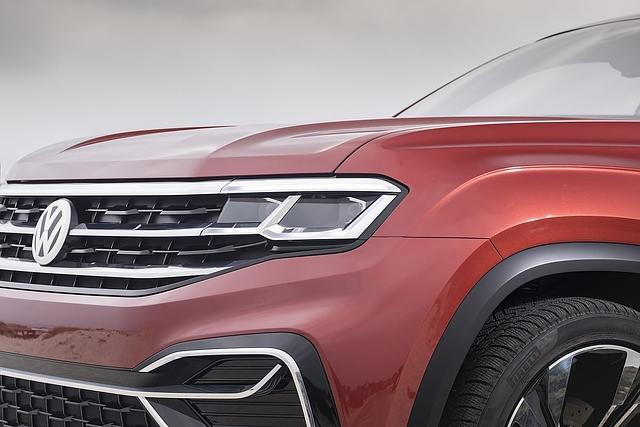 Die Front des VW Atlas Cross Sport Prototyp ist markant