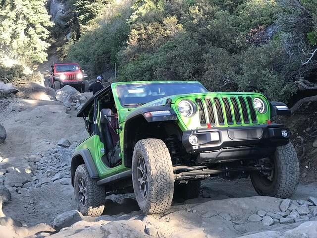 Der Rubicon Trail enthält Passagen, die man kaum zu Fuß bewältigen kann - der Wrangler Rubicon kommt aber durch