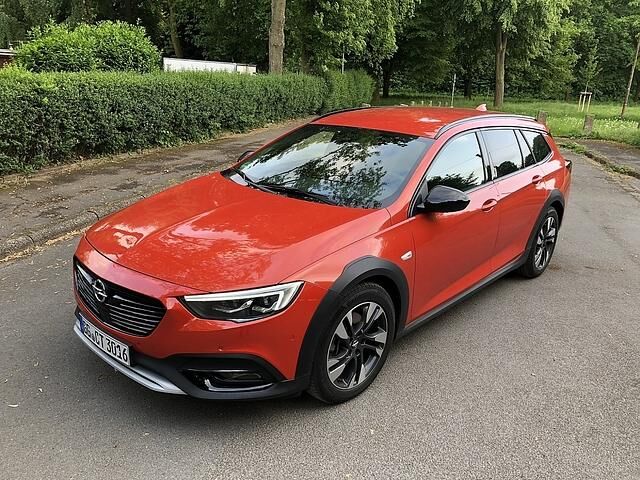 Mit einem Gewicht von rund 1.8 Tonnen ist Opel Insignia Country Tourer kein Leichtgewicht