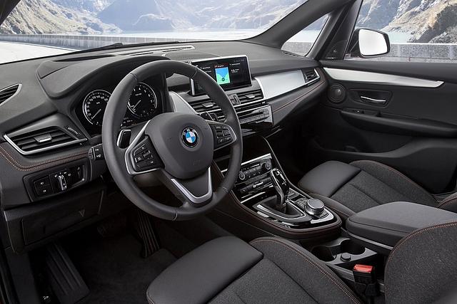Der Innenraum des BMW 220d Active Tourer