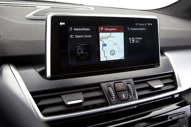 BMW 220d Active Tourer - 8,8 Zoll großer Bildschirm und Navigation nur gegen Aufpreis