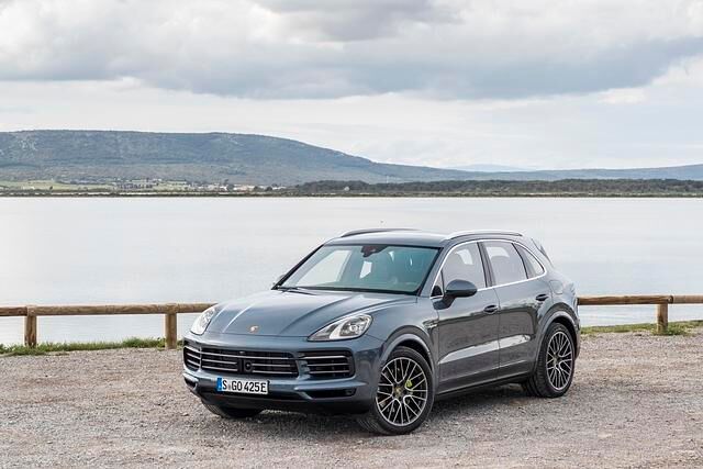 Der Cayenne E-Hybrid: Stromer und Sprinter