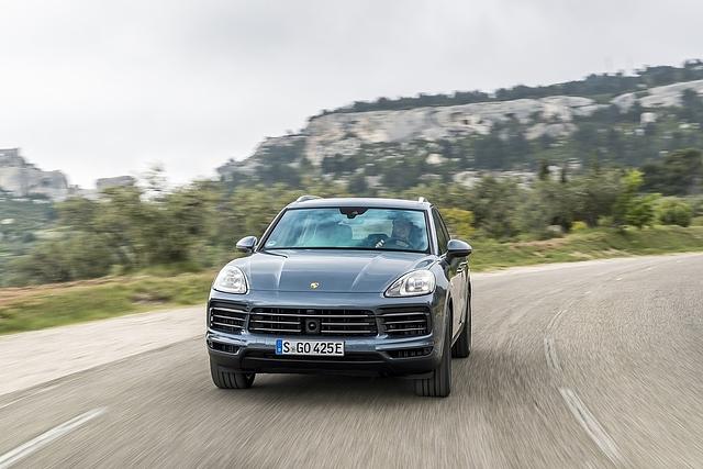 Der Porsche Cayenne E-Hybrid kostet 89.822 Euro
