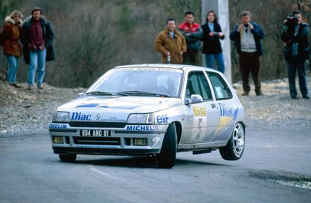 Renault Clio 16V als Rallyefahrzeug