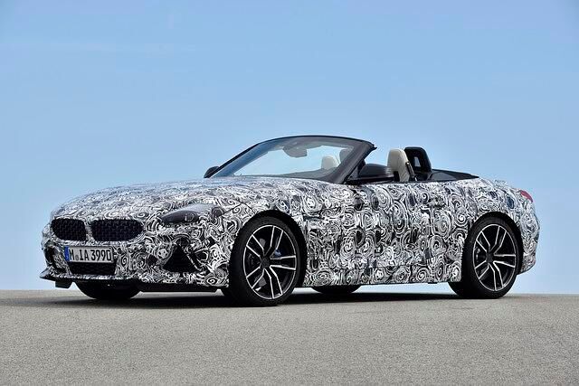  Die Sonnenfänger unter den BMW-Kunden müssen sich in Geduld üben und einen Winter überstehen – denn auf die Straße kommt der Z4 erst im nächsten Frühjahr