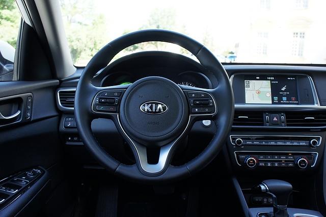 : Das Cockpit unterscheidet sich nicht sonderlich von den Optima-Versionen, die einen Verbrennungsmotor haben