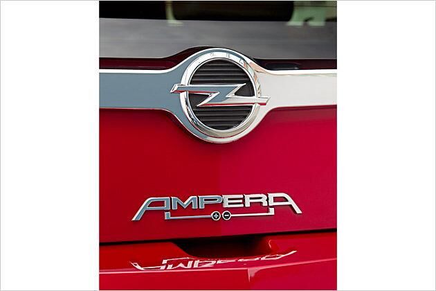 Der Ampera-Schriftzug mit integrierten Plus-Minus-Symbolen betont den elektrischen Antrieb
