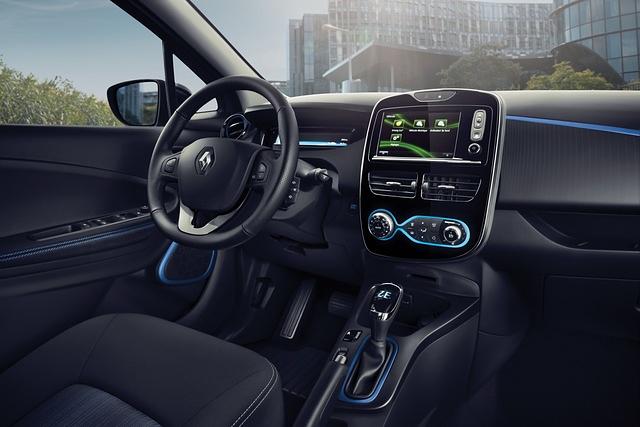 Der Renault Zoe verfügt ab Werk über das Touchscreen-Mediasystem R-LINK Evolution, das eine Anbindung von Android-Smartphones erlaubt