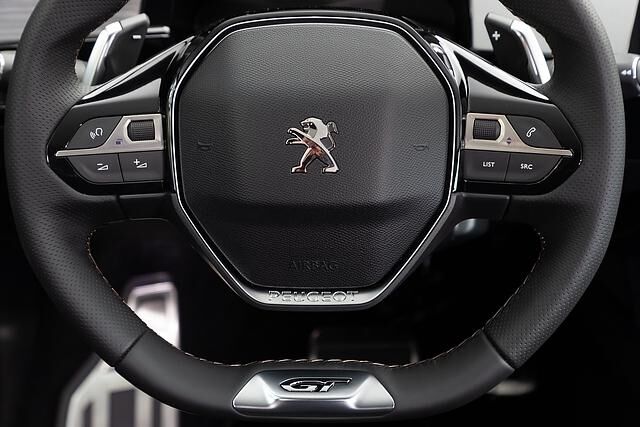 Peugeot 508 1.5 Blue HDI - das Lenkrad ist zu klein und zu tief