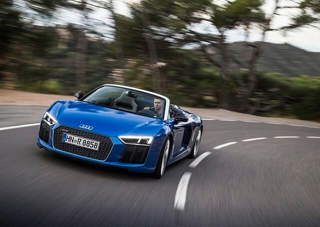 Audi bietet beim R8 Spyder ein B&O Surround-Sound-System an