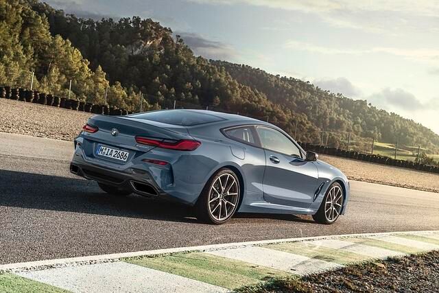 Das Heck des M850i