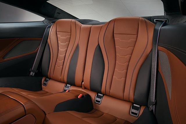 BMW M 850i Coupé - keine Kopfstützen mehr im Fond