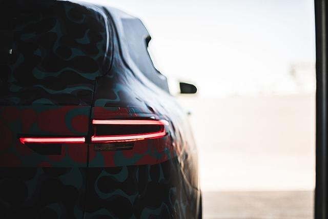 Auch um die Lichtgraphik wird noch ein Geheimnis gemacht, so dürfte nicht ganz so effektheischend ausfallen, wie etwa beim Audi e-tron
