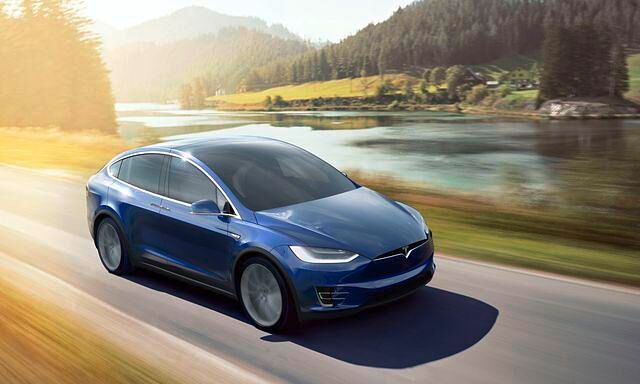 Das Tesla Model X gibt es in verschiedenen Leistungsversionen und Batteriekapazitäten