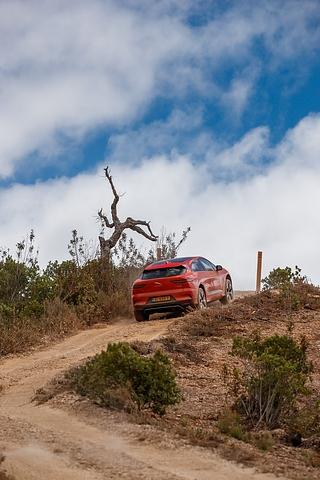 Der Jaguar I-Pace ist auch geländegängig