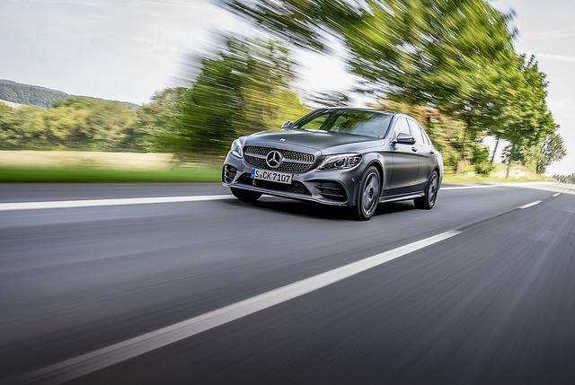 Mercedes C 300d 4matic - 250 km/h schnell