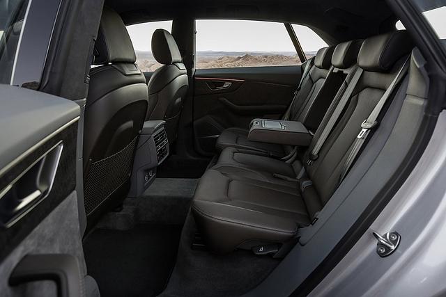 Audi Q8 55 TFSI Quattro - auch hinten gibt es jede Menge Platz