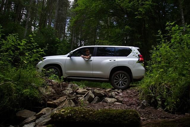 Der Toyota Land Cruiser ist als Fünftürer über 4,80 Meter lang