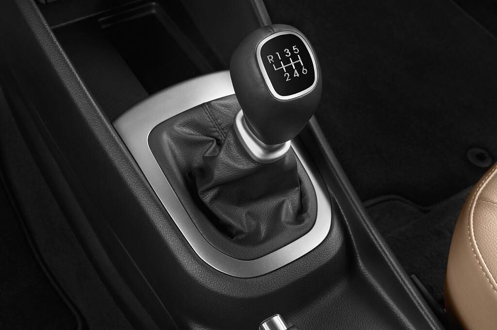 Kia Rio (Baujahr 2011) Spirit 5 Türen Schalthebel