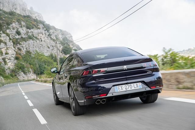 Mit einem Preisrahmen von 31.250 bis 46.450 Euro (96 kW/130 PS bis 165 kW/225 PS) darf der Franzose im Vergleich zu manchem Wettbewerber als günstig gelten