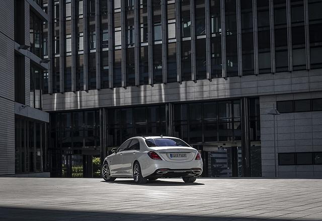 Die Mercedes S Klasse ist 5,13 Meter lang