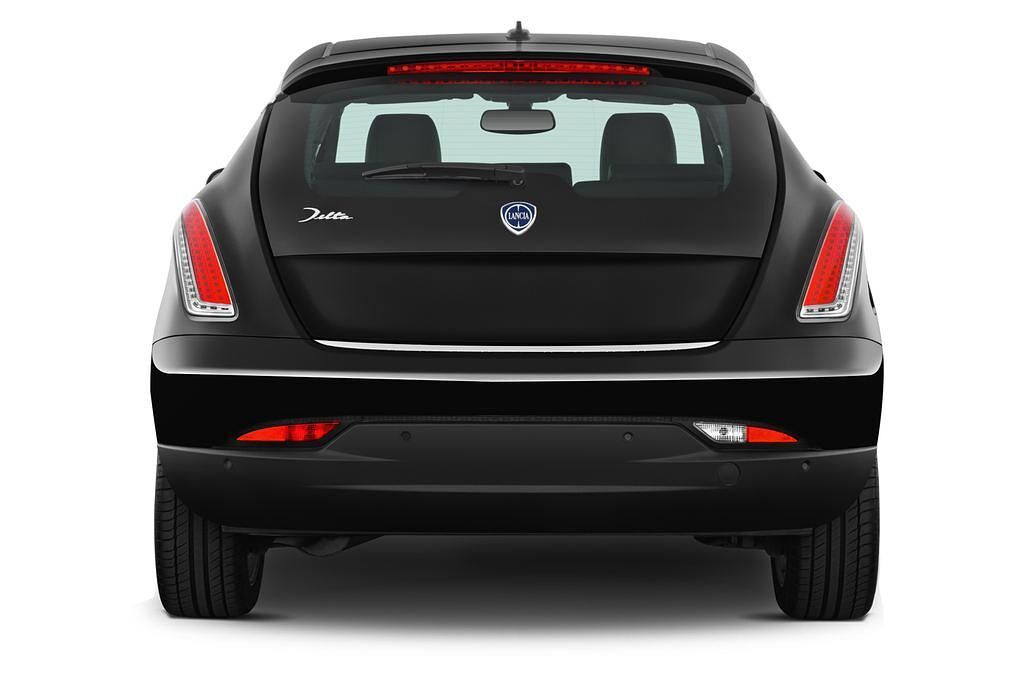 Lancia Delta (Baujahr 2013) Platinum 5 Türen Heckansicht