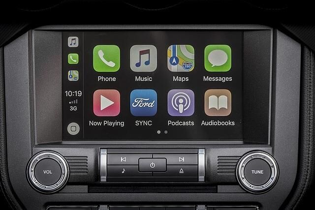 iPhones können per Apple CarPlay eingebunden werden