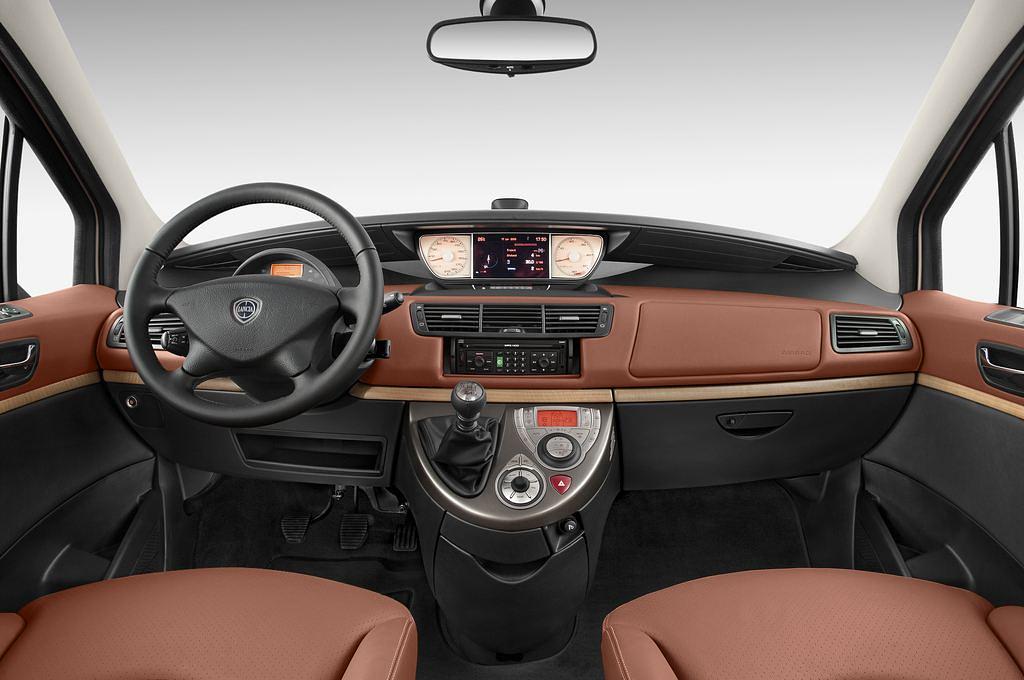 Lancia Phedra (Baujahr 2009) - 5 Türen Cockpit und Innenraum