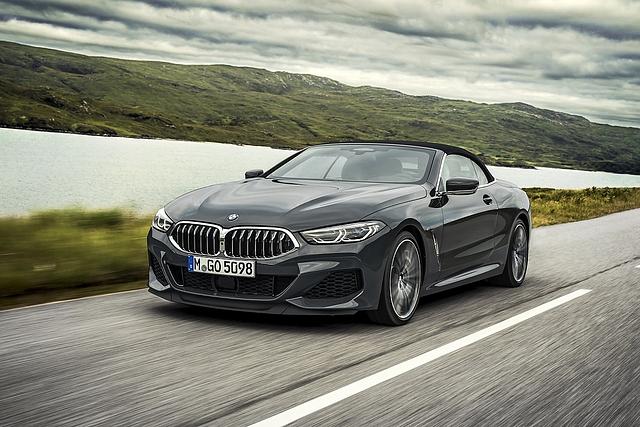 BMW M850i Cabrio - zum Start gibt es einen 320 PS starken Sechszylinder-Diesel und einen 530 PS starken V8-Benziner